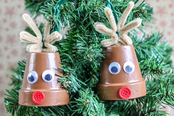 Håndverk med leirgryter - 40 kreative ideer og veldig enkle instruksjoner juledeko rein Rudolf