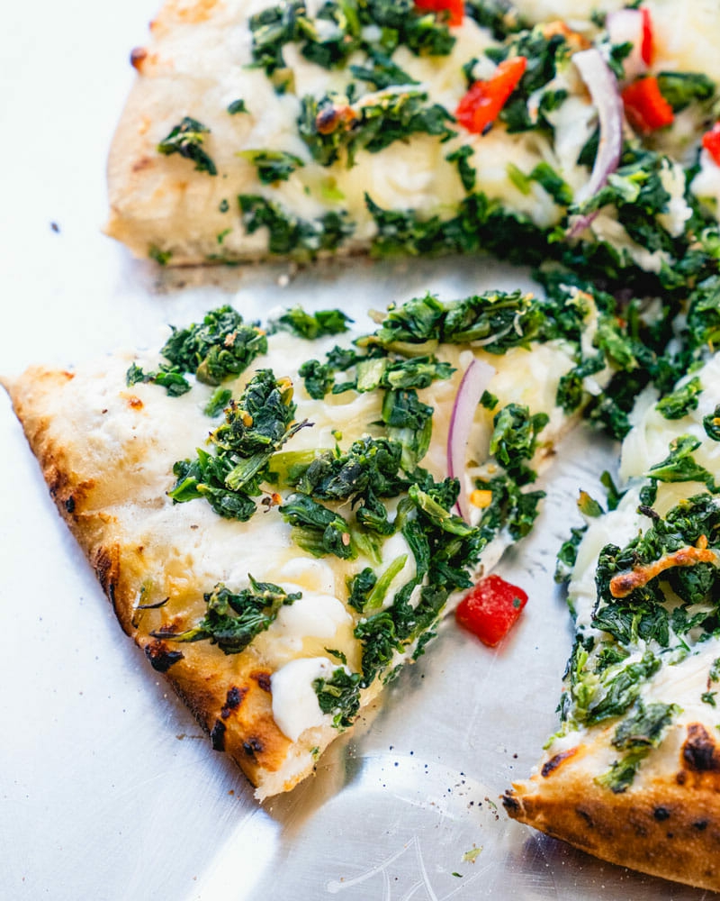 Vytvořte si vlastní recepty na špenátovou pizzu