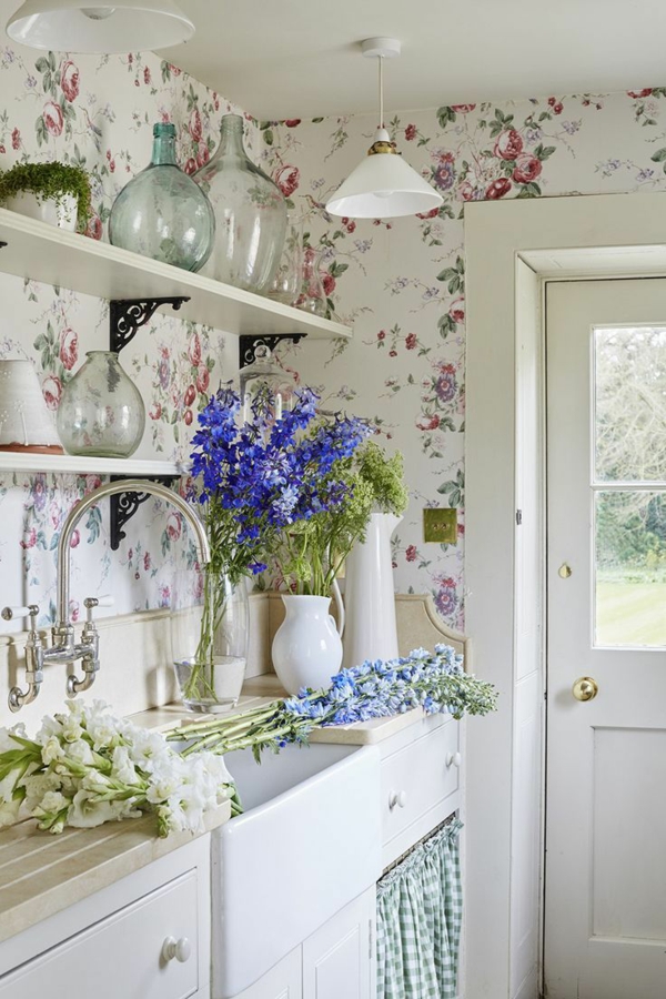 květinové tapety svěží květinový vzor lákající interiérový design