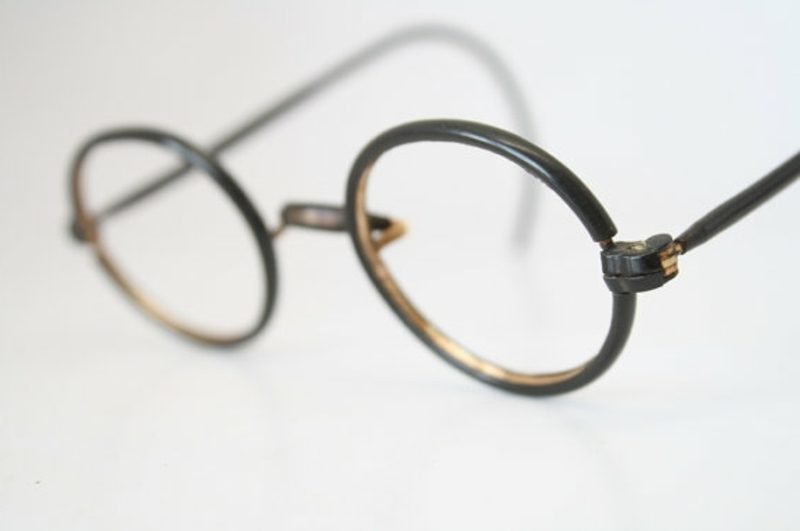 Γυαλιά μόδας 2016 φθινοπωρινά και χειμερινά γυαλιά με μικρούς κυκλικούς φακούς