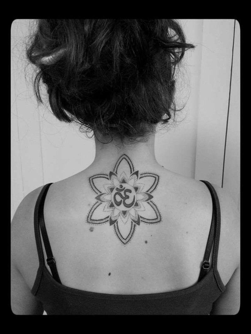 Buddhisme tatovering star aum sign