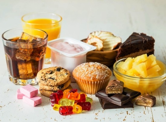 הורדת כולסטרול בדרך הטבעית אכילת פחות סוכר