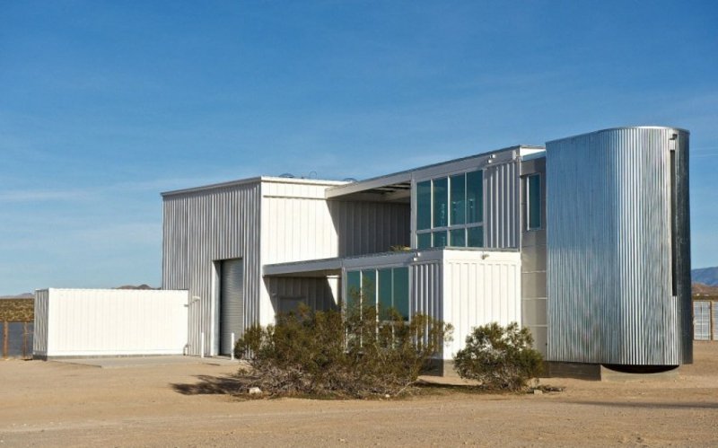 containerhus i Mojave Desert av Ecotech Design