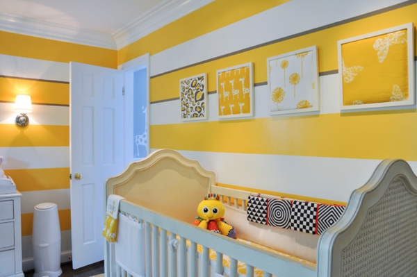 Κίτρινο κάλυμμα τοίχου φυτώριου οικογενειακού σπιτιού