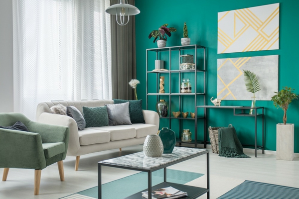 Akzentwand vytvoří svěží obývací pokoj s odstíny zelené