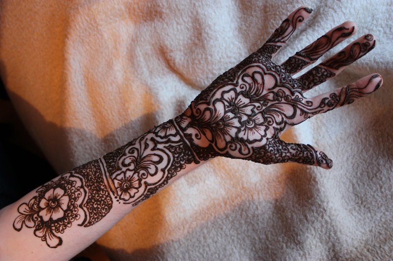 blomst tatovering ideer underarm svart tatoveringer kvinner tatovering motiver kvinner