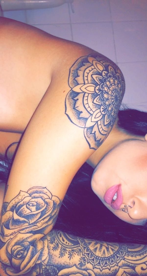 tatovering ideer kvinner skulder lotus tatovering motiver sexy tatoveringer