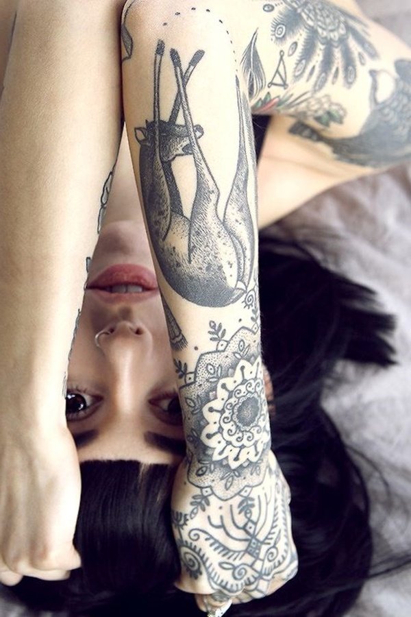 tatovering ideer kvinner ermer svart hånd kvinner tatoveringer