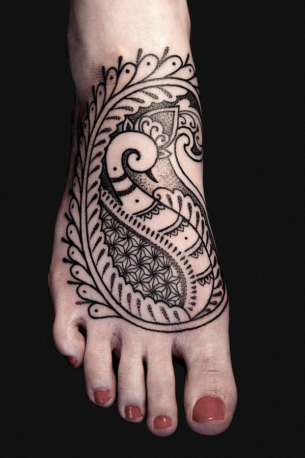 fot svart tatovering ideer tatovering motiver kvinner
