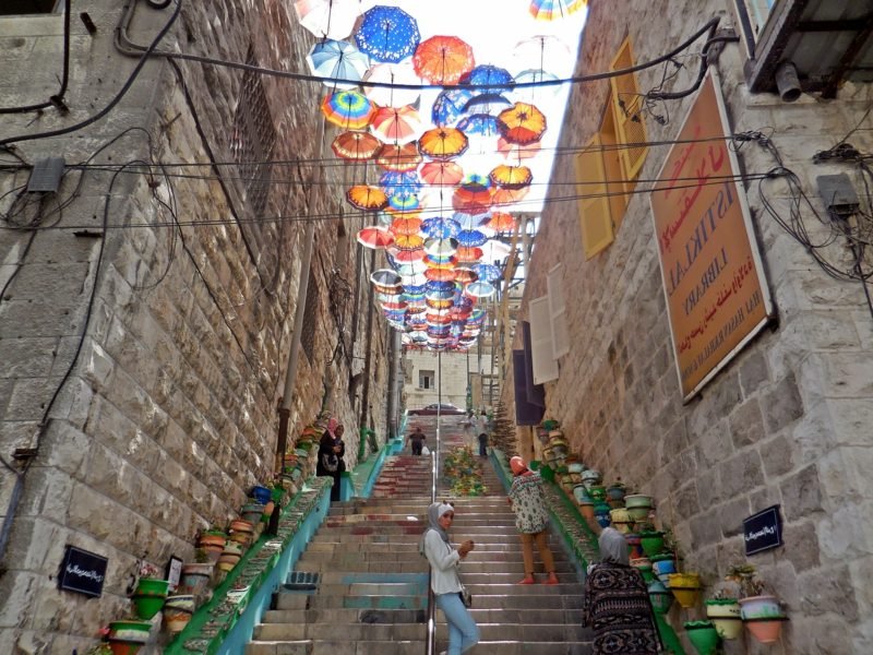 hovedstaden i jordanrainbow-street-amman-jordan-azzara-1