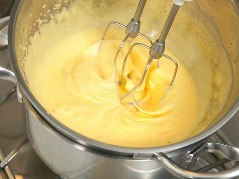 Φτιάξτε τη δική σας συνταγή αυγολέμονο με πορτοκάλι