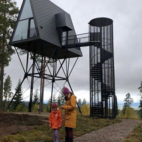 postavte si stromový dům sami, nápady v Norsku