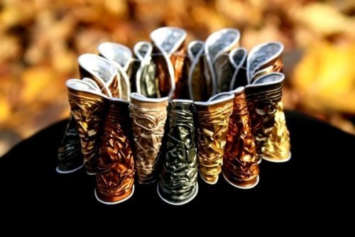 Šperky vyrobené z kávových kapslí náramek ze zakřivených kapslí