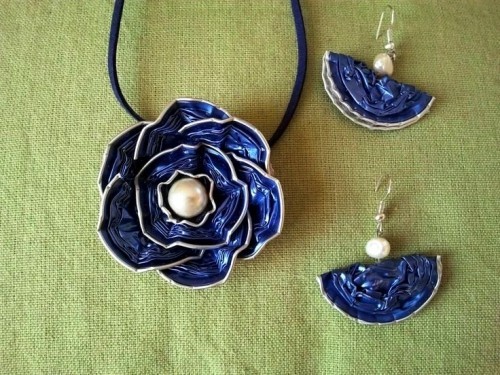 Sada šperků z kávových kapslí s modrými květy