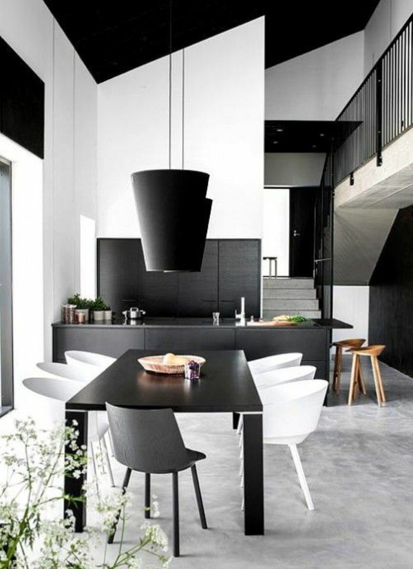 minimalistisk innredning spisestue svart og hvitt design