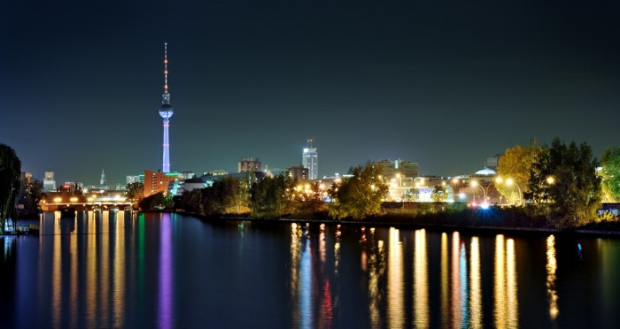 בירות אירופה ברלין בלילה קו הרקיע של שפרי