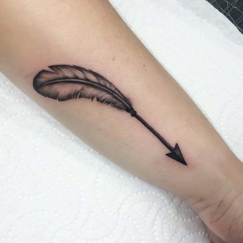 Peří tetování s šipkami