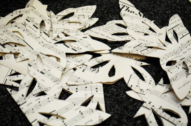 DIY sommerfugler laget av notepapir
