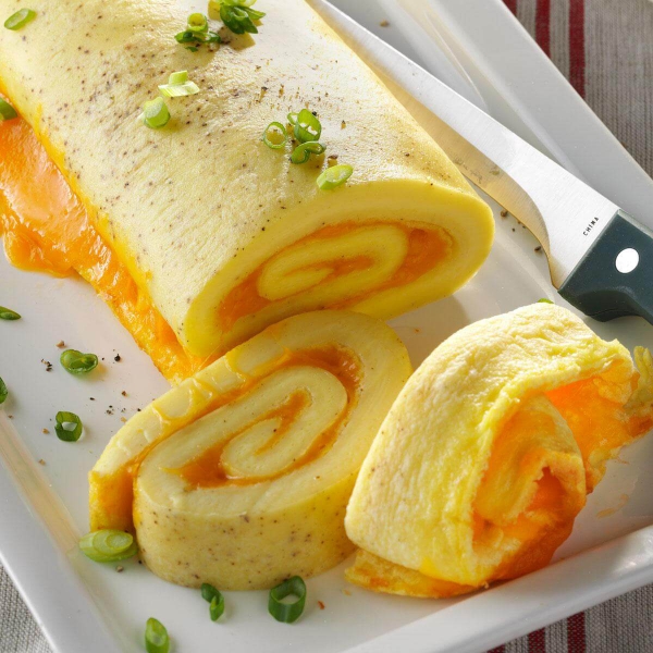 Slavnostní a tradiční velikonoční snídaně nápady a recepty Omeleta se sýrem