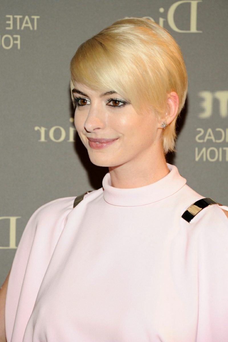 תסרוקות קצרות סאסי Pixie Cut Anne Hathaway