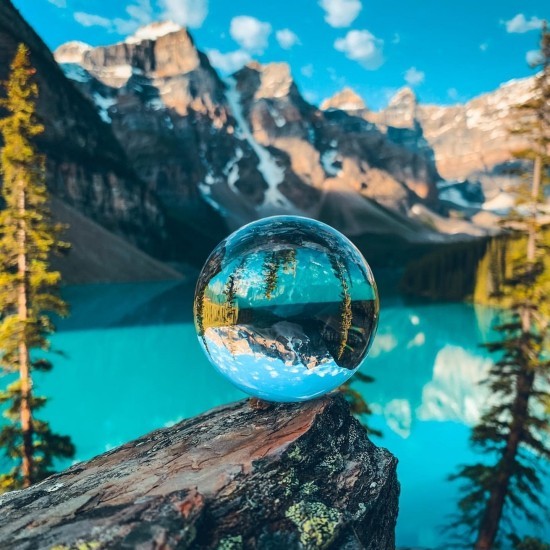סודות צילום כדור הזכוכית - טיפים ורעיונות נוף הררי עם אגם כחול