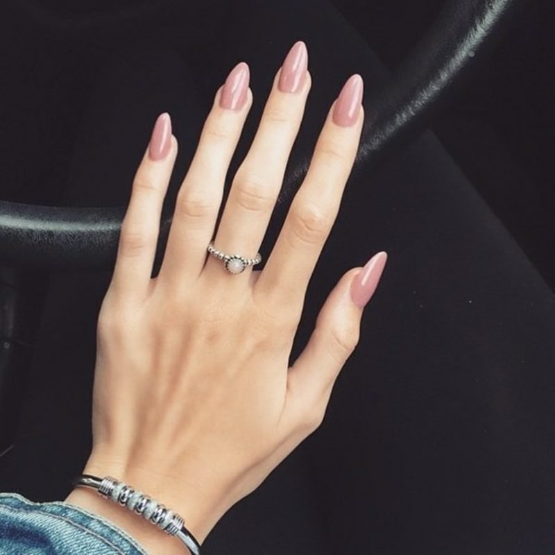 ροζ ακρυλικά νύχια