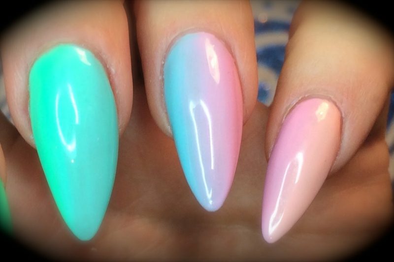 Ακρυλικά νύχια έναντι gel νύχια ombre