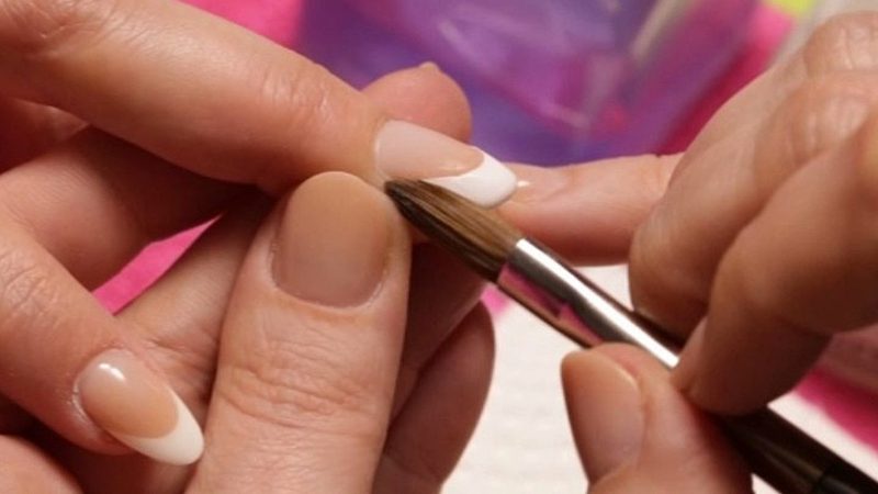 Ακρυλικά νύχια έναντι gel νύχια γαλλικά DIY