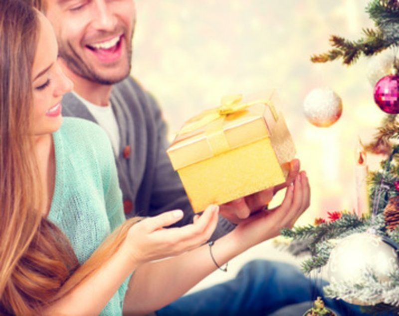 δημιουργικές ιδέες δώρων εκπλήσσουν τον άντρα για τα Χριστούγεννα