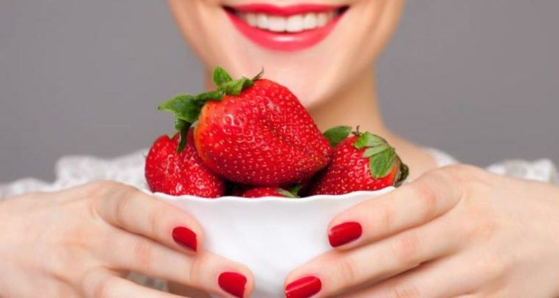 Lag en forfriskende ansiktsmaske selv med jordbær