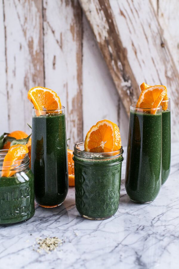 Sunne, deilige og raske smoothieoppskrifter på sommergrønne detox smoothies appelsiner