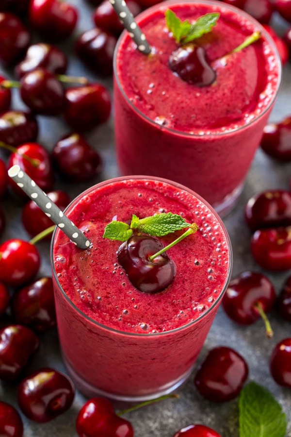 Sunn, deilig og rask smoothie oppskrifter for sommeren kirsebær banan smoothie sunn deilig