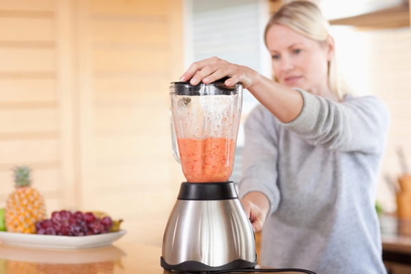 Lag sunne, deilige og raske smoothieoppskrifter på sommerdrinker med en god mikser