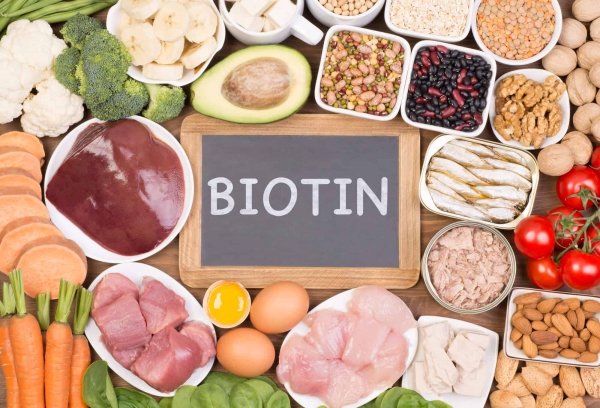 Hårtap om høsten - hva kan du gjøre med det biotin vitamin for bedre helse