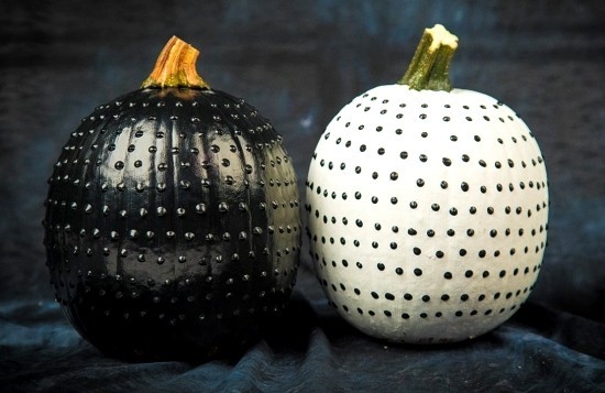 Halloween dýňová malba - 140 uměleckých nápadů a pokynů polka dot black and white pumpkins