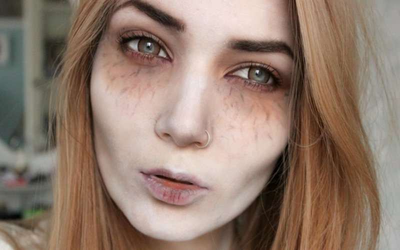 Halloween make-up, aby váš obličej bledý