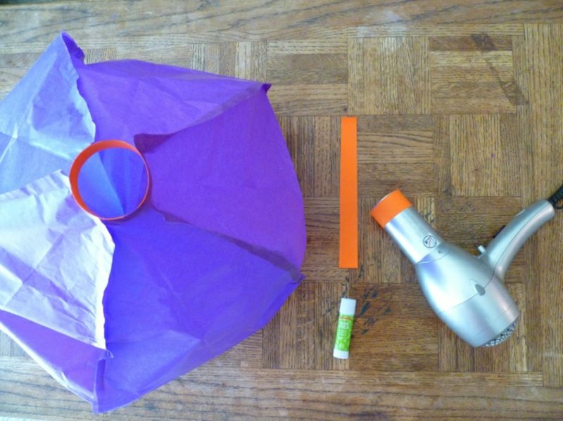 Vyrobte horkovzdušné balónky z hedvábného papíru