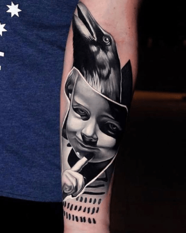 @davepaulo_tattooartist aracılığıyla fotoğraf Bu siyah-gri dövme stilinin yükselişi, dövme kültüründe gördüğümüz değişimin bir sonucudur - bu, katı gelenekten uzaklaşıp sanatsal bir deney ortamına doğru ilerliyor.