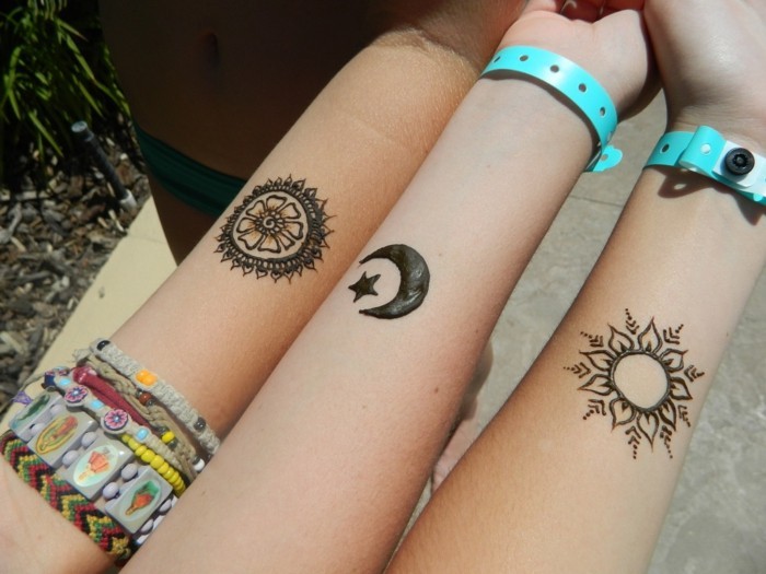 nechte si v prázdninovém domě udělat tetování hennou
