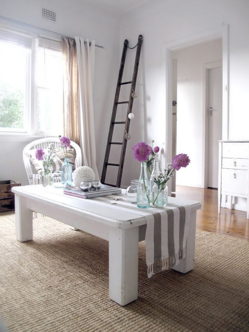 έπιπλα εξοχικού σπιτιού λευκό τραπέζι ξύλο μοντέρνα επίπλωση σχεδιασμός ντεκό ιδέες