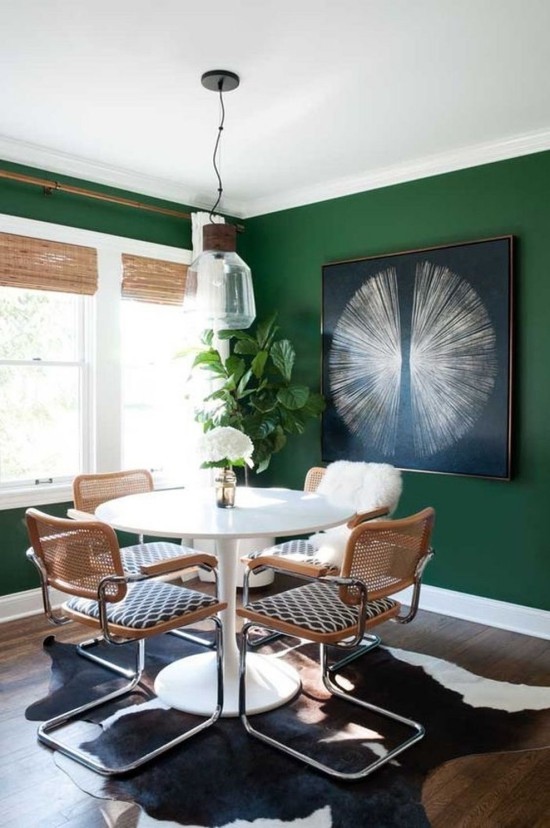 Er veggfargen mørkegrønn riktig for deg Designtips og ideer spisestuevegg med maleri -aksent