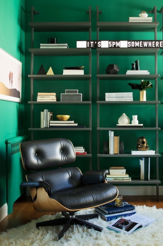 Er veggfargen mørkegrønn riktig for deg Designtips og ideer lesesalestue med mykt teppe