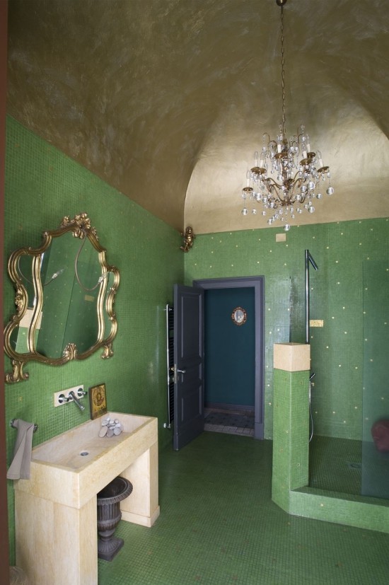 Er veggfargen mørkegrønn riktig for deg Designtips og ideer bad i mørkegrønt med gull