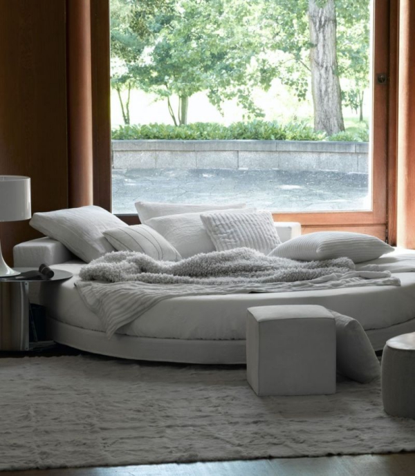 חדר שינה איטלקי - אלגנטיות, סגנון ונוחות הודות לריהוט איטלקי, מיטה מודרנית ומוגזמת