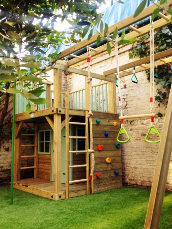 מגרשי משחקים לילדים בגינה משלכם מחסן גינה בטיחות כאשר המשחק הוא בראש סדר העדיפויות של ההורים