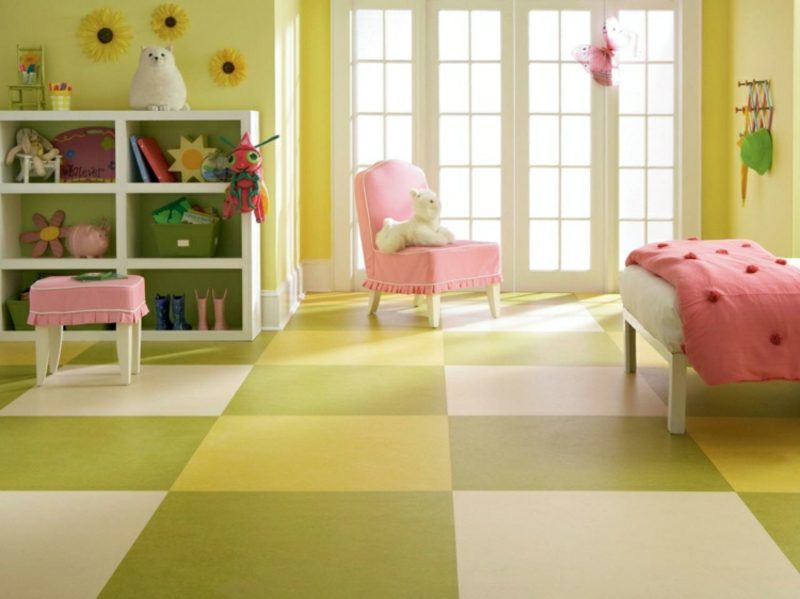 Dětské pokoje malují teplé pastelové nuance