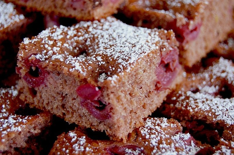 Upečte si koláče bez cukru s višněmi sami