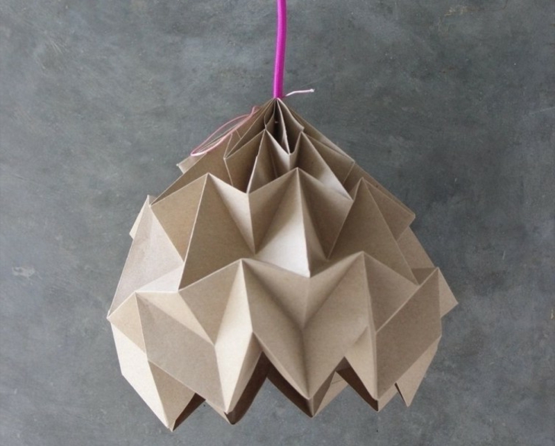 Skládací lepenkové stínidlo origami