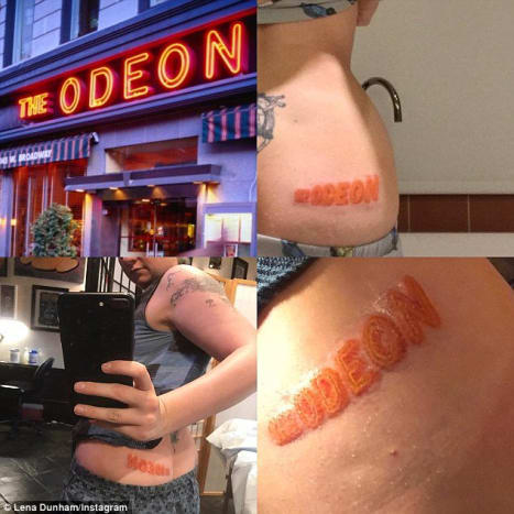 (Nuotrauka: Lena Dunham/„Instagram“) Ši naujausia „Dunham“ tatuiruotė yra gana epinė, tačiau tai tikrai nėra labiausiai intriguojantis jos kūrinys. 30-metė turi keletą kitų patrauklių tatuiruočių, išsibarsčiusių jos kūne, įskaitant Eloise'ą prie Plaza trampinio antspaudo tatuiruotės apatinėje nugaros dalyje, žodį „Staunch“ ant riešo, Ferdinando Jaučio atvaizdą iš vaikų knygos Ferdinando istorija ant jos viršutinės rankos ir neoninės iškabos vaizdas iš mėgstamo Dunhamo restorano „Tribeca“ restorano „The Odeon“, ant jos užpakalio skruosto.