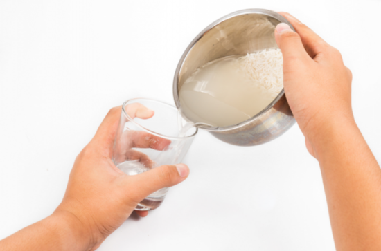rýže voda žaludeční problémy neustálé říhání